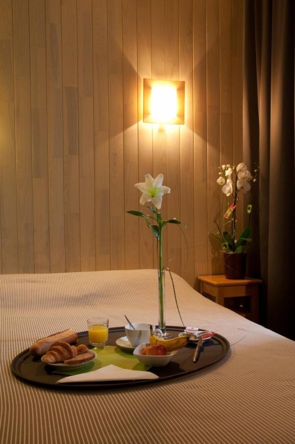 Logis Hotel Le Relais ビスカロッス エクステリア 写真